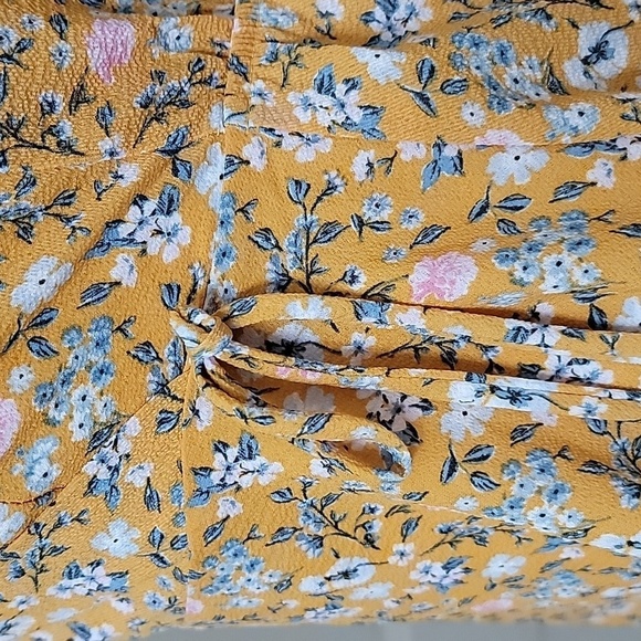 Monteau Size S Yellow Blue and White Floral Faux Wrap Peplum Sleeveless Blouse - Picture 4 of 12